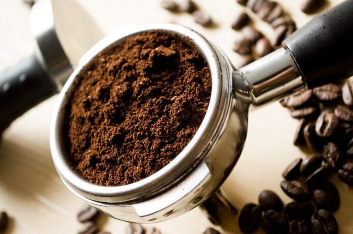 cach-khu-mui-nha-ve-sinh-bang-cafe Cách khử mùi nhà vệ sinh đơn giản và hiệu quả 100%