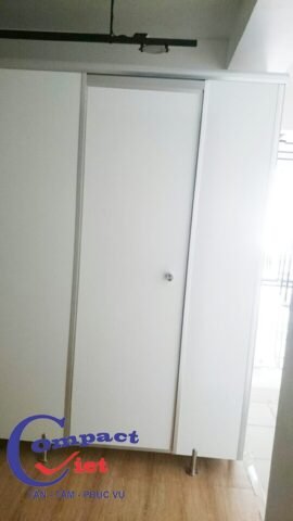 Compact Việt 4H thi công gấp hệ thống phòng thay đồ tại Shop Couple TX với tấm MFC màu trắng chỉ trong “tít tắt”