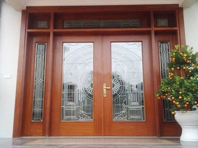 Cửa gỗ bốn cánh đẹp có kính