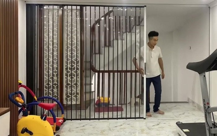 Ứng dụng của cửa xếp nhựa trong suốt trong xây dựng