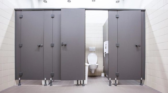 Giá tấm compact làm vách ngăn vệ sinh hiện nay là bao nhiêu?