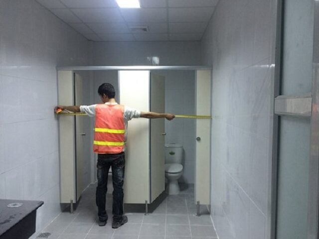 thi-cong-vach-ngan-ve-sinh-5 thi công vách ngăn vệ sinh