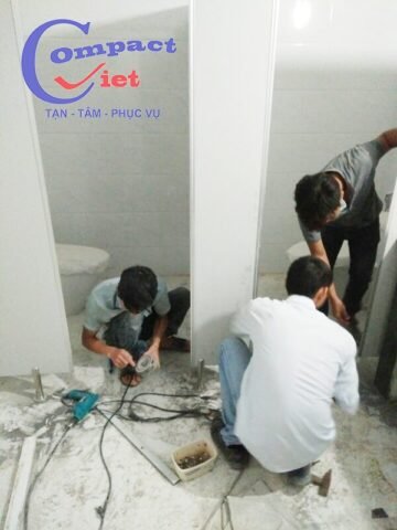 Quy trình thi công vách ngăn vệ sinh Compact Việt cho nhà xưởng chuyên nghiệp