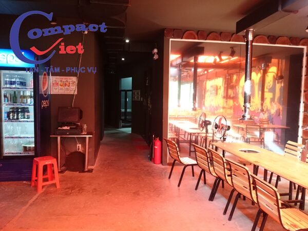 Sự độc đáo đến từ công trình vách ngăn vệ sinh của quán Coffee 210 thuộc huyện Hóc Môn, TP.HCM