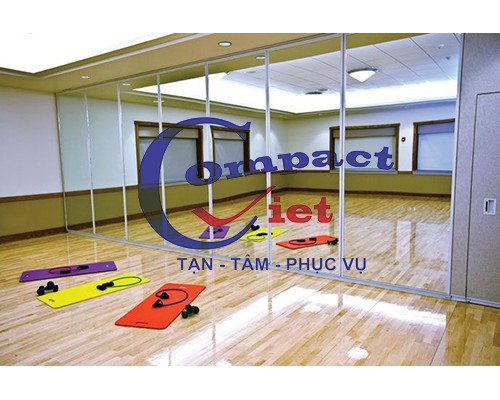 VÁCH NGĂN KÍNH PHÒNG THỂ DỤC