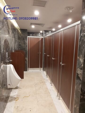Thi công vách ngăn nhà vệ sinh trọn gói uy tín tại Compact Việt
