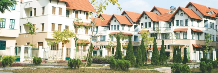 Khu Đô Thị Việt Hưng: Tiềm Năng và Đánh Giá Chi Tiết 2026 Cận cảnh một tòa nhà chung cư hiện đại tại khu đô thị Việt Hưng