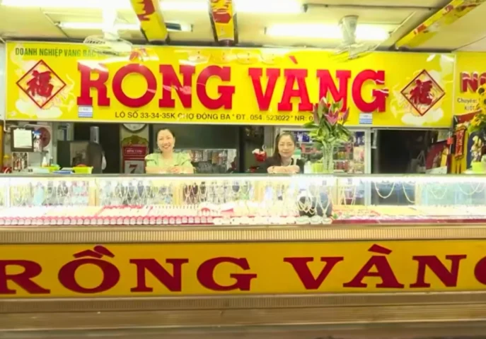Chi tiết Rồng Vàng Huế tinh xảo