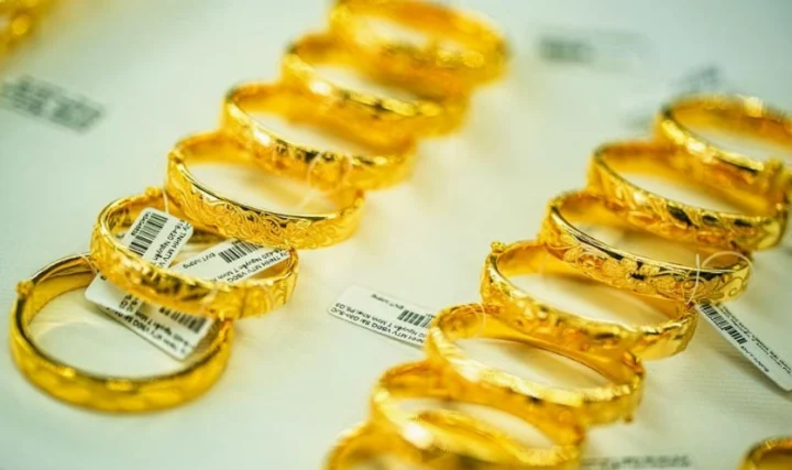 Vàng 98 Bao Nhiêu 1 Chỉ? Cập Nhật Giá 2026 Mới Nhất Hàm lượng vàng 98%