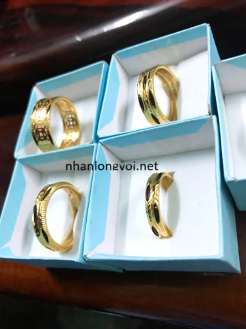 Hình ảnh cận cảnh vàng nhẫn Mi Hồng với thiết kế độc đáo