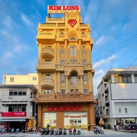 Không gian sang trọng của tiệm vàng Kim Long