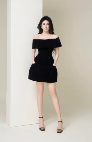 Đầm trễ vai màu đen 
