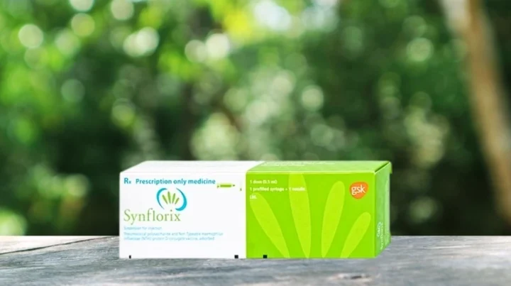 Synflorix Của Nước Nào? Thông Tin Chi Tiết Cho Mẹ Bác sĩ tư vấn cho phụ huynh về tiêm chủng