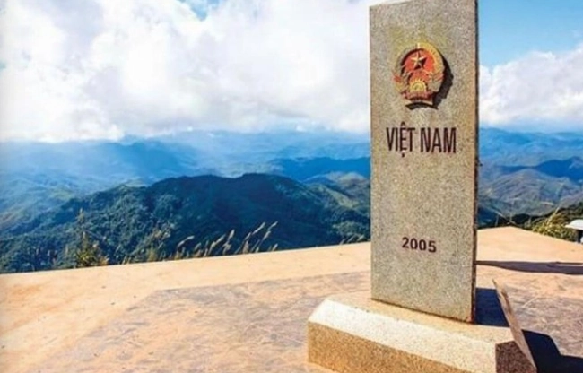Bản đồ Việt Nam với điểm cực tây được đánh dấu