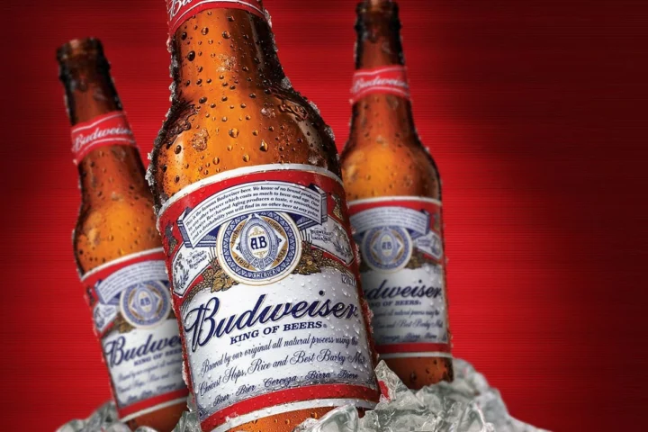 Buổi tiệc có sự góp mặt của bia Budweiser