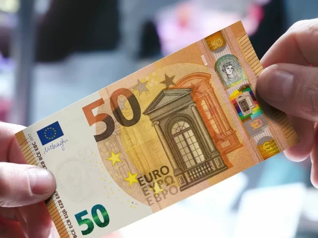 Tiền Euro của nước nào? Giải đáp mọi thắc mắc về đồng tiền chung Châu Âu Các loại tiền giấy Euro