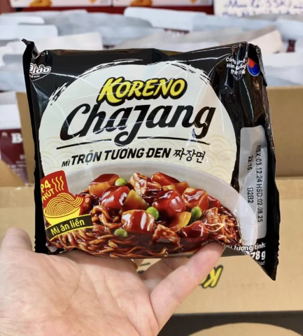 Các nguyên liệu làm mì tương đen