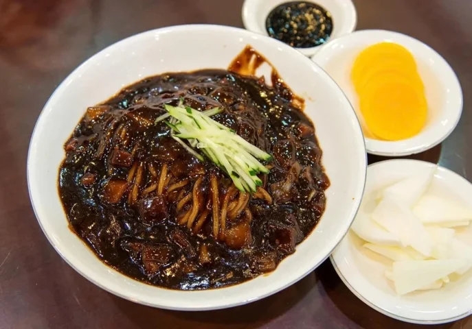 Cách làm mì tương đen tại nhà