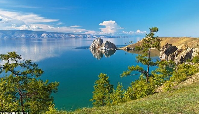 Hồ Nước Ngọt Sâu Nhất Thế Giới Là Hồ Nào? Khám Phá Đáy Sâu Bí Ẩn Cận cảnh một loài cá đặc hữu của hồ Baikal