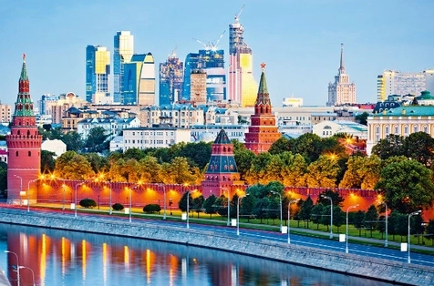 Cảnh máy bay sắp hạ cánh xuống Moscow