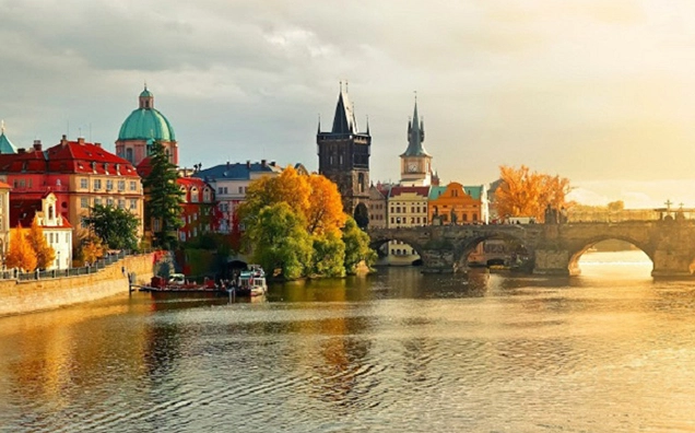 Praha Là Nước Nào? Khám Phá Thủ Đô Séc Đầy Quyến Rũ Cầu Charles ở Praha, Cộng hòa Séc