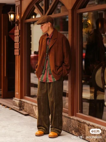 Phong Cách Vintage Nam: Hồi Sinh Quá Khứ Với 4 Bí Quyết Lịch Lãm 2026 Chàng trai trẻ trung diện trang phục vintage nam