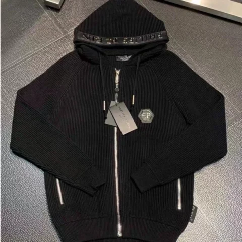 Chi tiết áo khoác Philipp Plein