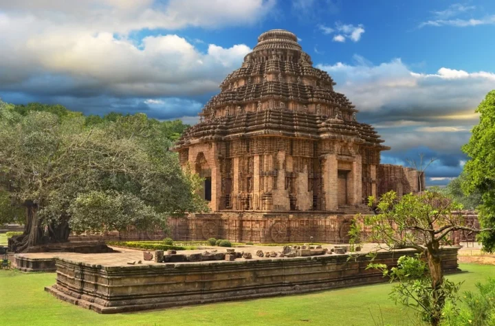 Chi tiết điêu khắc trên Đền thờ Mặt trời Konark