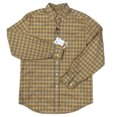 Sơ Mi Burberry Nam Chính Hãng: Hướng Dẫn Mua sắm Tinh Tế 2026 Chi tiết logo và họa tiết trên sơ mi Burberry nam