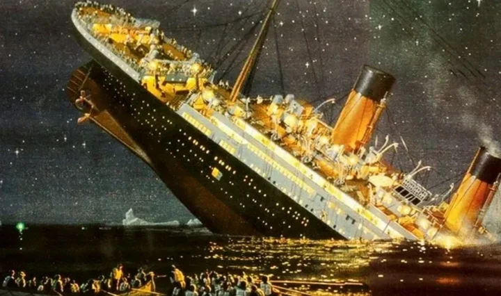 Di vật từ con tàu Titanic