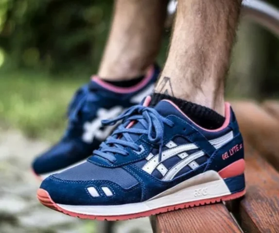 giay-asics-cua-nuoc-nao-he-lo-nguon-goc-va-bi-mat-thuong-hie_688