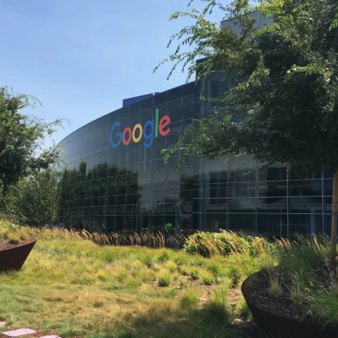 Google của nước nào? Hé lộ nguồn gốc và sự thật ít người biết Googleplex, trụ sở chính của Google