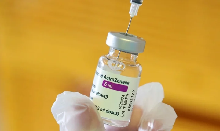 Vaccine AstraZeneca của nước nào? Thông tin chi tiết 2026 Hiệu quả và an toàn của vaccine AstraZeneca
