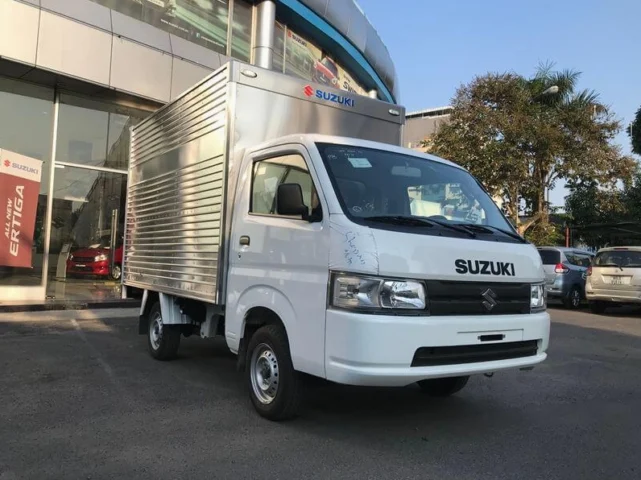 Hình ảnh Suzuki Swift và Suzuki Jimny