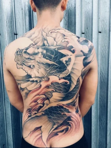 Hình xăm bít lưng ý nghĩa với chủ đề tâm linh