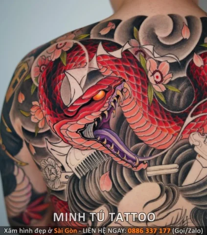 Hình xăm rắn Nhật cổ đầy màu sắc