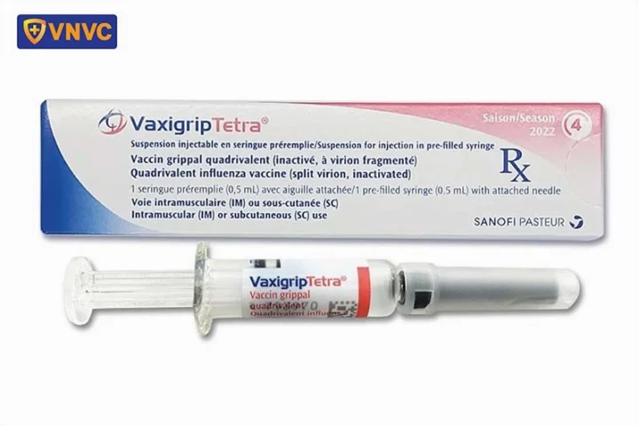 Vacxin Cúm Của Nước Nào Tốt Nhất? So Sánh Chi Tiết 2026 Hộp thuốc vacxin cúm Vaxigrip Tetra của Pháp