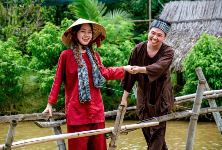 Khăn Rằn Nam Bộ: Biểu Tượng Văn Hóa Vượt Thời Gian Khăn rằn và các cách vấn khăn trong văn hóa miền Tây