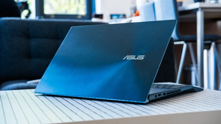 Asus của nước nào? Khám phá nguồn gốc và lịch sử thương hiệu Laptop Asus Zenbook Pro Duo với màn hình kép độc đáo