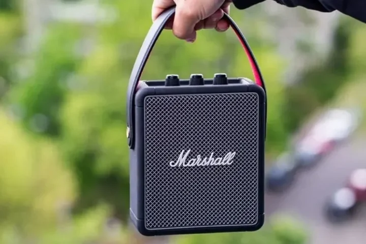 Marshall của nước nào? Lịch sử & Đánh giá chi tiết 2026 Loa Marshall Stanmore II trong phòng khách