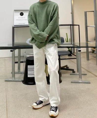 Quần Baggy Ống Rộng Nam: Xu Hướng 2026 & Cách Phối Đồ Chuẩn Set đồ quần baggy nam với áo hoodie và giày sneaker