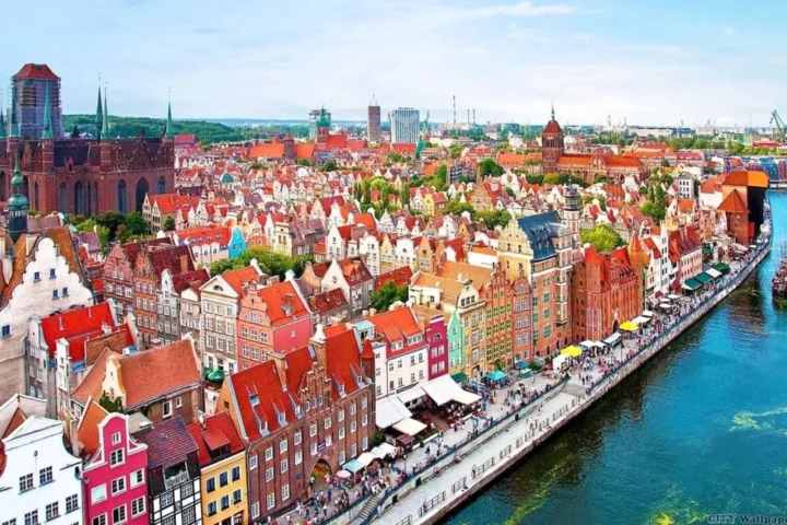 Thành phố Krakow lung linh về đêm