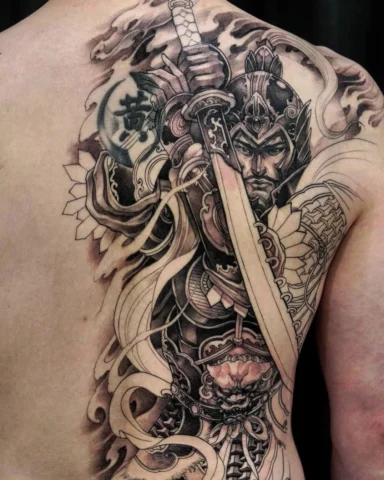 Hình Xăm Nửa Lưng Samurai: Biểu Tượng Sức Mạnh và Nghệ Thuật Năm 2026 Tổng thể hình xăm nửa lưng samurai