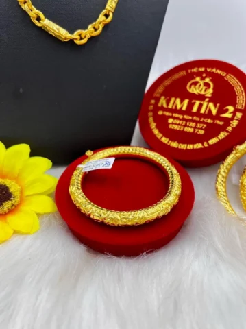 Trang sức làm từ vàng 23K