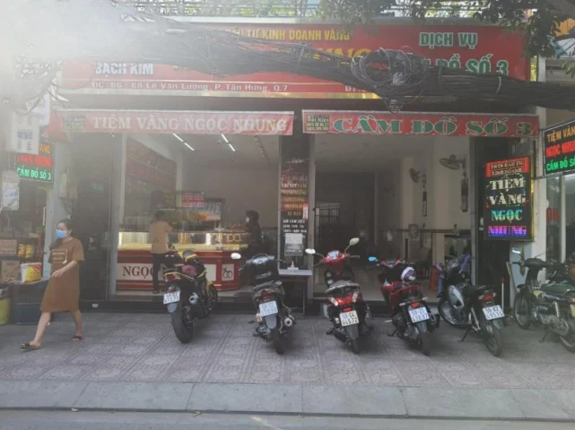 Trang sức vàng tinh xảo tại tiệm vàng Quận 7
