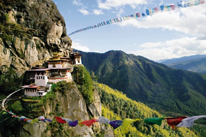 Bhutan là nước nào? Khám phá vương quốc hạnh phúc Tu viện Móng Rồng (Tiger's Nest) biểu tượng của Bhutan