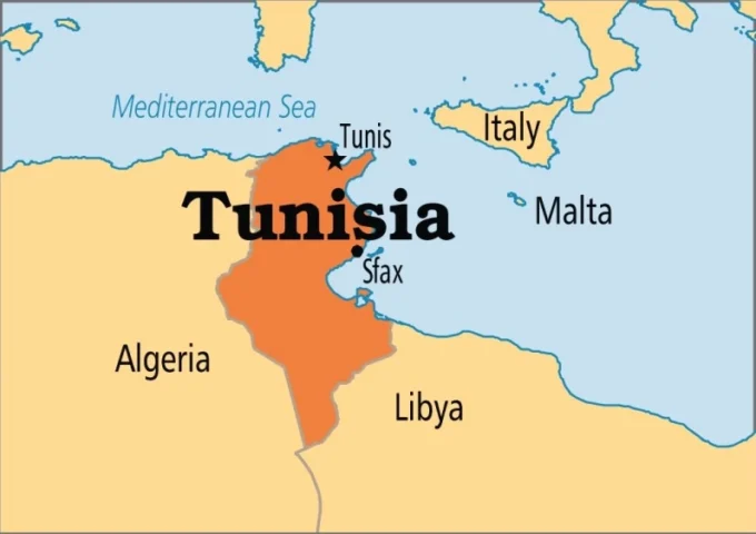 tunisia-la-nuoc-nao-kham-pha-vung-at-ia-trung-hai-huyen-bi_688
