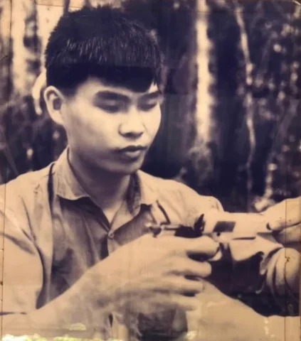 ai-la-nguoi-sang-che-ra-min-gat-he-lo-danh-tinh-va-lich-su-p_717