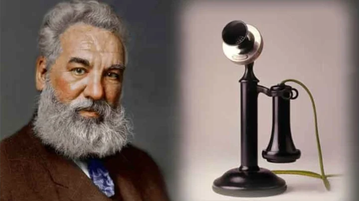 Người phát minh ra điện thoại đầu tiên là ai? Sự thật gây tranh cãi Alexander Graham Bell bên cạnh thiết bị điện thoại sơ khai