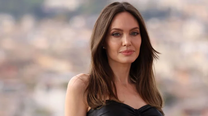 Khám phá Các Tập Phim Có Angelina Jolie: Từ Ngôi Sao Hành Động Đến Biểu Tượng Nhân Đạo Angelina Jolie trong phim Gia